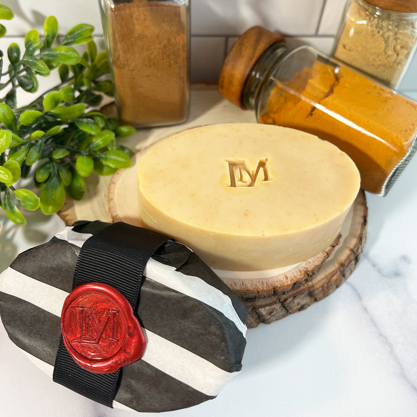 Sonder Glen Turmeric Bar Soap - Cardamom, Ginger, Petrichor